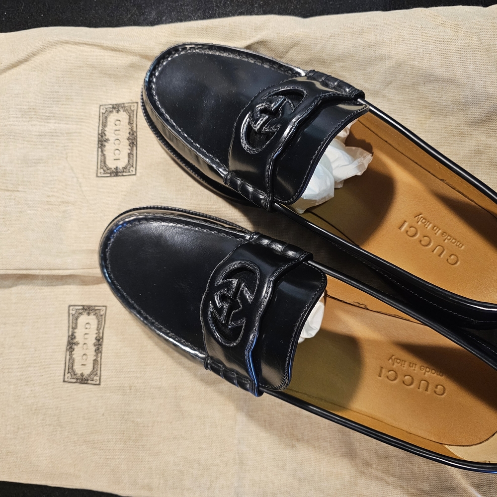 New Gucci Black Leather Loafers For Men (Never Worn Outside)